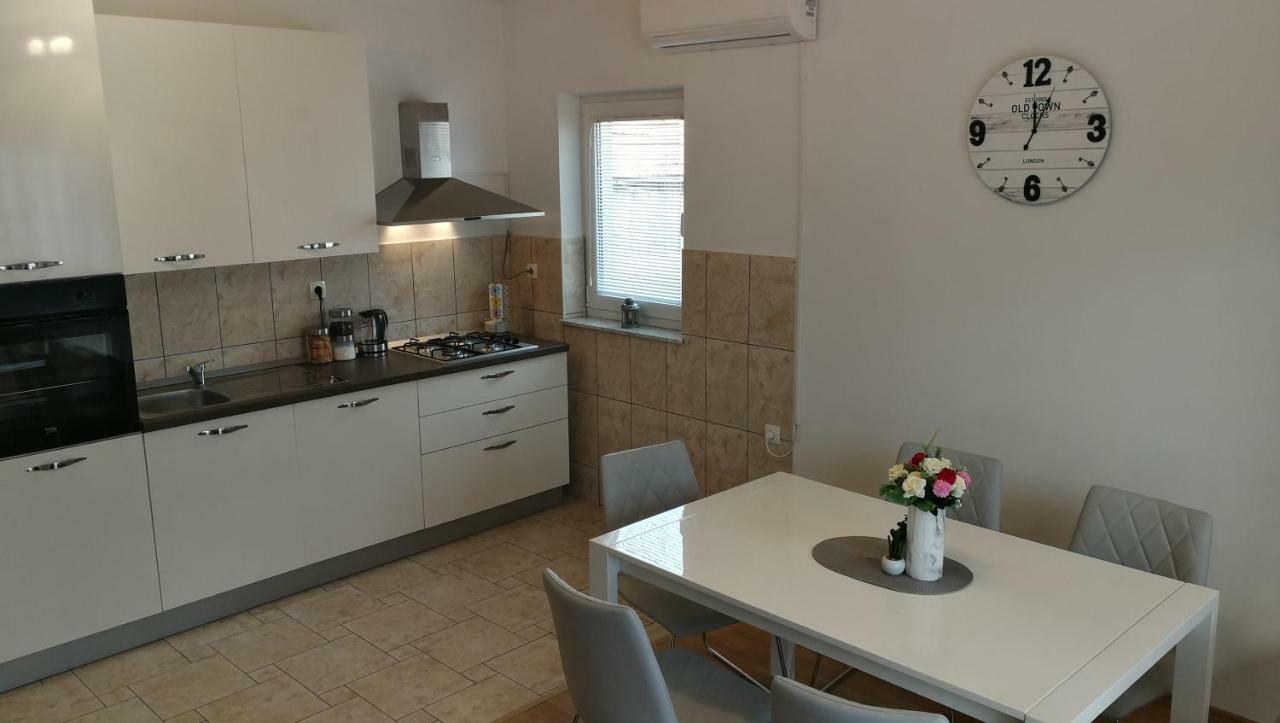 Apartamento Barbara Otočac Exterior foto